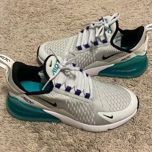Womens 7.5 or 6 youth Nike air max 270